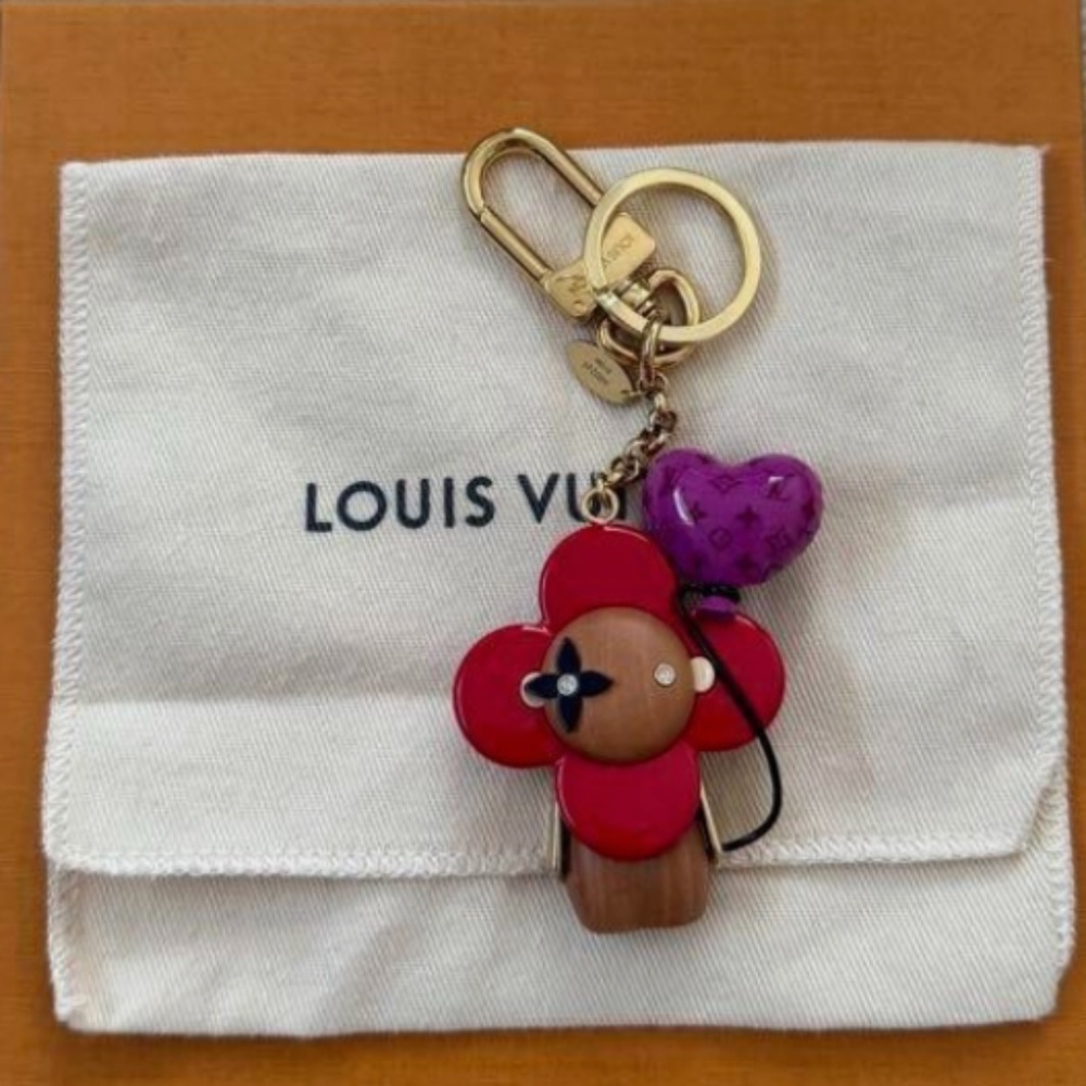 NEW LOUIS VUITTON 2020 Porte Cles Vivienne Key Holder Bag Charm Plastic Wood